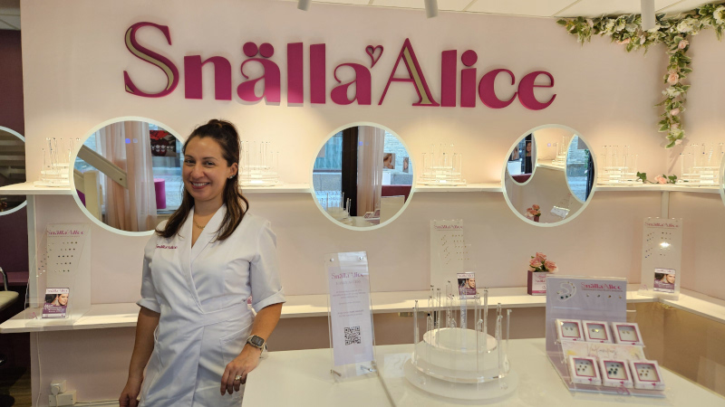 Josefine Helenius i Snälla Alice-butiken på Kyrkogatan i Göteborg